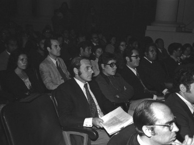 Asistentes a la muestra de cine animación «24 cuadros por segundo», organizada por el Departamento de Cine y TV UTE en 1974.