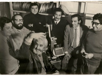 Departamento de Cine y TV UTE. Jaime Ortiz, José Román, Juan Contreras, Antonio Montero y Rubén Soto, junto al director Fernando Balmaceda.