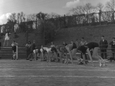Competencia de atletismo. 1°Olimpiada Universitaria UTE. 1965.